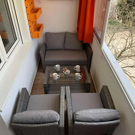 Oskar & Ella Apartment